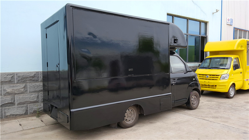 Good Quality 4 Wheel Euro4 Petrol Chang an Mobile Kitchen Truck