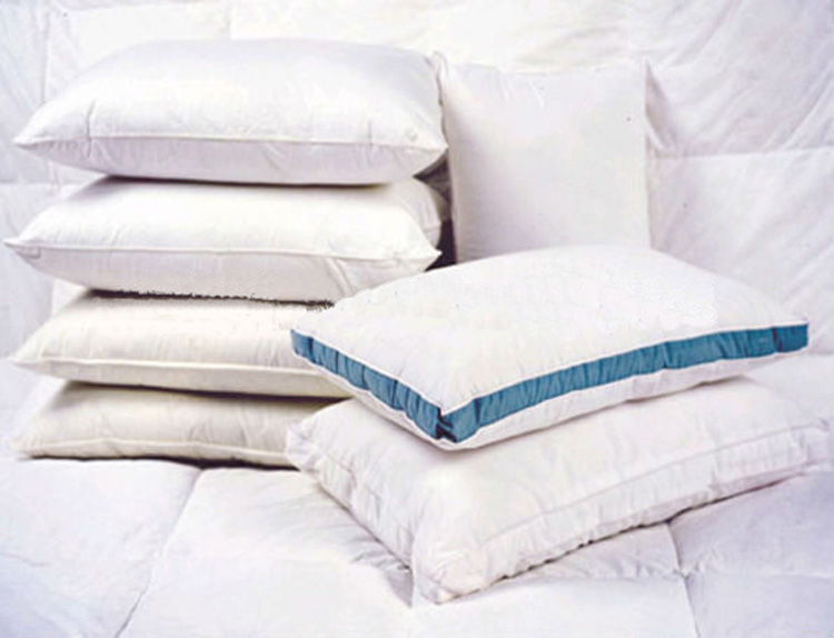 100% Non Woven Designer Pillows