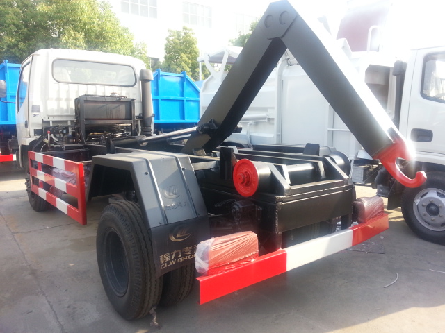 China Hotsales 4cbm 4ton Hook Lift Garbage Truck
