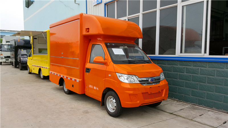 China Factory Supply Light 4X2 Dongfeng Gasoline Mobile Shop Van